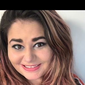 Meet your Posher, Katelyn